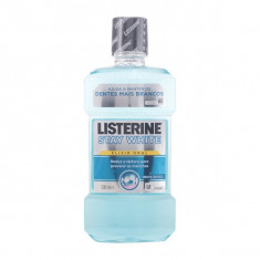 Apa de Gura Stay White Listerine foto