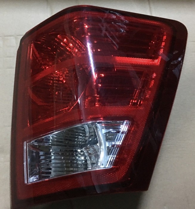 Stop spate lampa Jeep Grand Cherokee(WH) 01.2007-07.2009 BestAutoVest partea Dreapta - RESIGILAT - VEZI FOTO Stop spate lampa Jeep Grand Cherokee(WH) 01.2007-07.2009 BestAutoVest partea Dreapta - RESIGILAT - VEZI FOTO