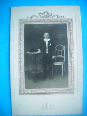 HOPCT 202 Y BAIAT CU FREZA -FOTOGRAFIE VECHE CABINET TIP CP PERIOADA REGALA foto