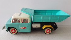 Jucarie veche de colectie, camion din tabla, Dump Truck MF 717, China anii &amp;#039;70 foto