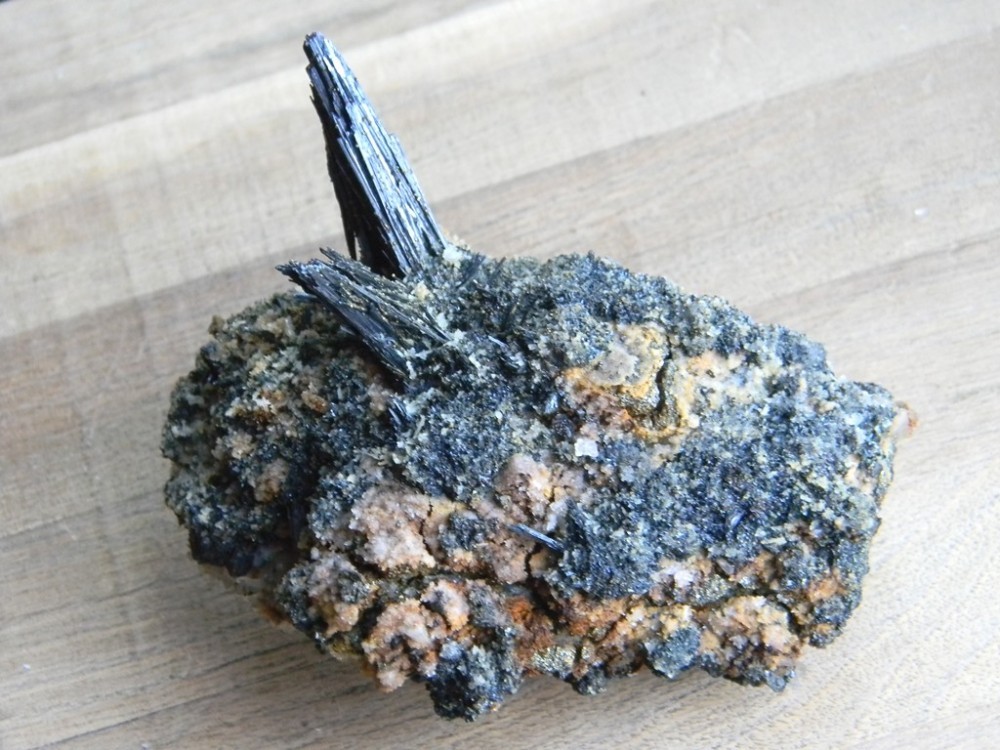 Specimen minerale - CUART, CUARTIT SI STIBINA (B3) | arhiva Okazii.ro