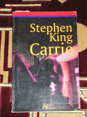 myh 21f - CARRIE - STEPHEN KING - ED 2003 foto