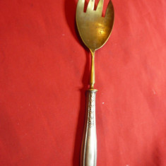 Piesa veche de Servit -Cupa din bronz , Maner argint marcat 800 , L= 21 cm