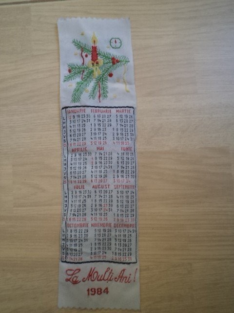 2 calendare brodate model semn de carte la multi ani 1983/ 1984 RSR epoca de aur