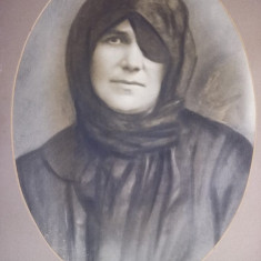 Fotografie veche 1900 tip tablou,Femeie in varsta,59 /42 cm,Transport.GRATUIT