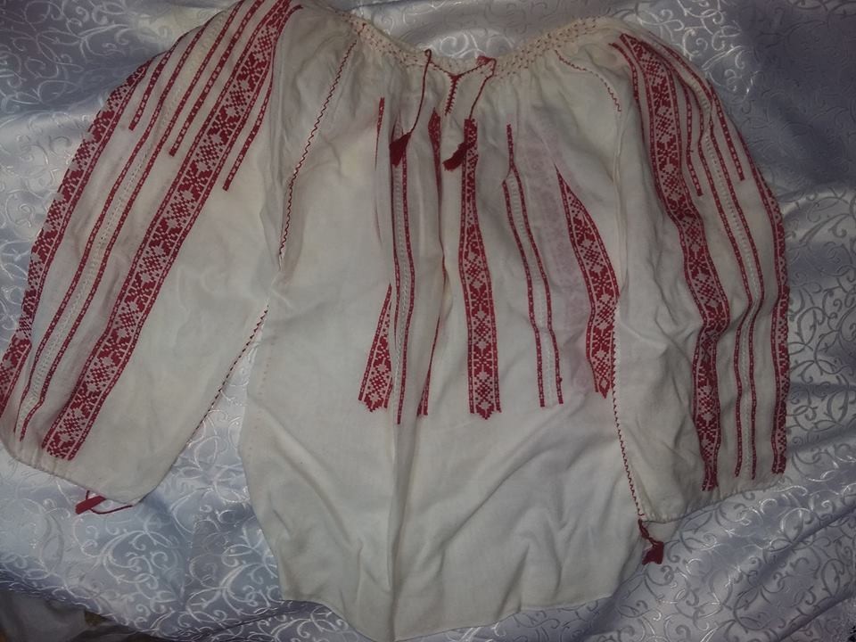 Costum traditional/National Costum popular Vechi  Romanesc,IE,Fota,brau,T.GRATUIT | Okazii.ro