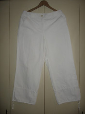 Pantaloni albi treisferturi Mar 40 foto