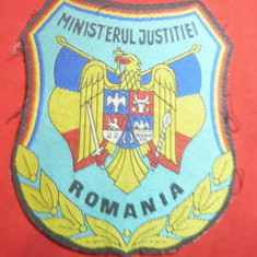 Ecuson al Ministerului Justitiei cu Stema Romaniei
