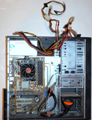 Sistem pc amd64 3000+ 2 gb ddr1 geforce 8500 gt 80 gb foto