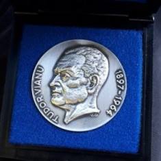 Medalie Tudor Vianu foto