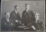 Fotografie tip CDV, Patru barbati, perioada interbelica