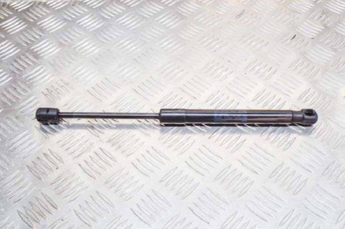 Amortizor capota dreapta față AUDI A6 4G2, C7, 4GC 2013 OEM: 4G8823359A | 11474928