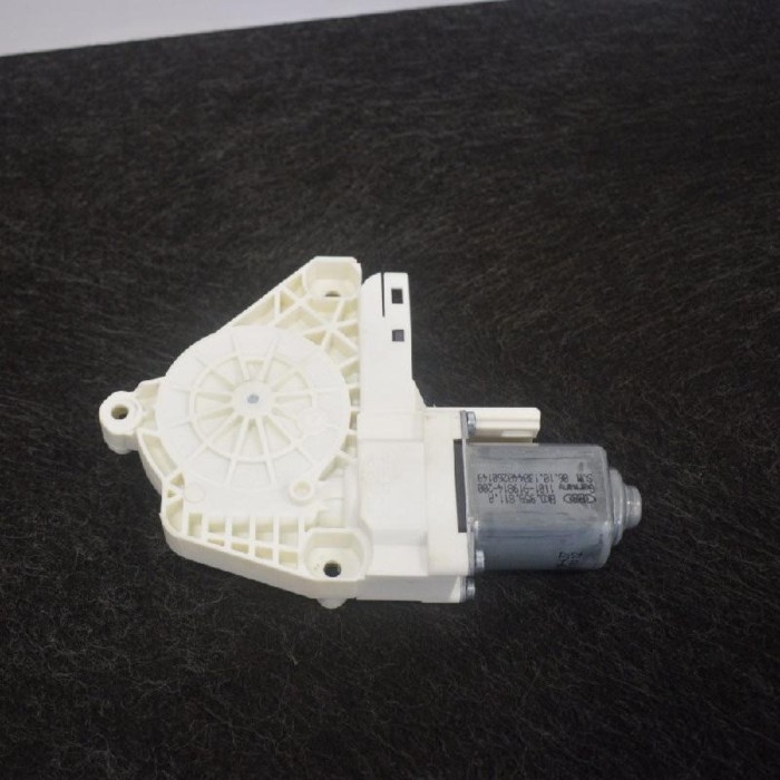 Motor macara geam ușă st&acirc;nga spate AUDI Q5 8R 2014 OEM: 8K0959811A | 3315334