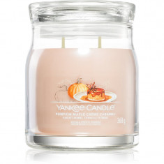 Yankee Candle Pumpkin Maple Crème Caramel lumânare parfumată Signature 368 g