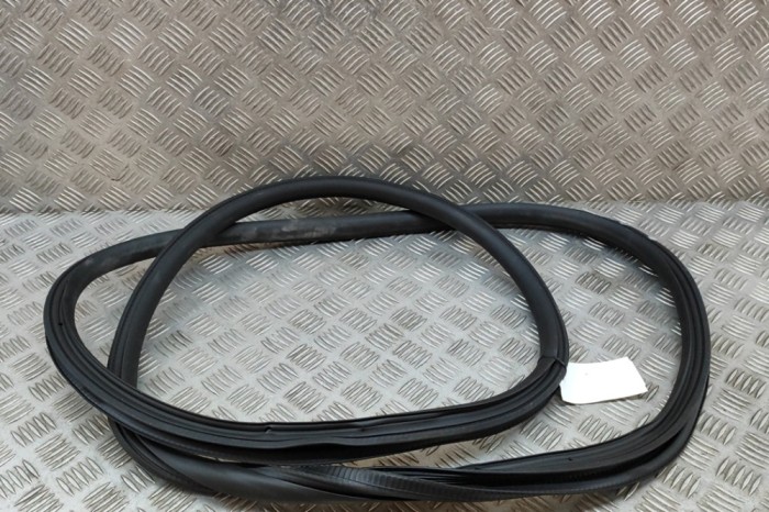 Garnitura ușă dreapta față MERCEDES-BENZ EQE V295 2022 OEM: A2956970200 | 23678941
