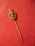 Insigna veche - L - Lyons , aurita , h= 1,5cm