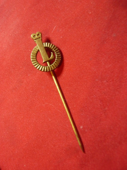 Insigna veche - L - Lyons , aurita , h= 1,5cm