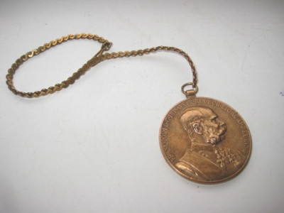 2371-I-Medalia F. Josef-Signum Memoriae, bronz aurit in stare foarte buna. foto
