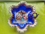 G115-Fructiera mica portelan stil Rococo scena epoca tinere frumoase sau zeite.