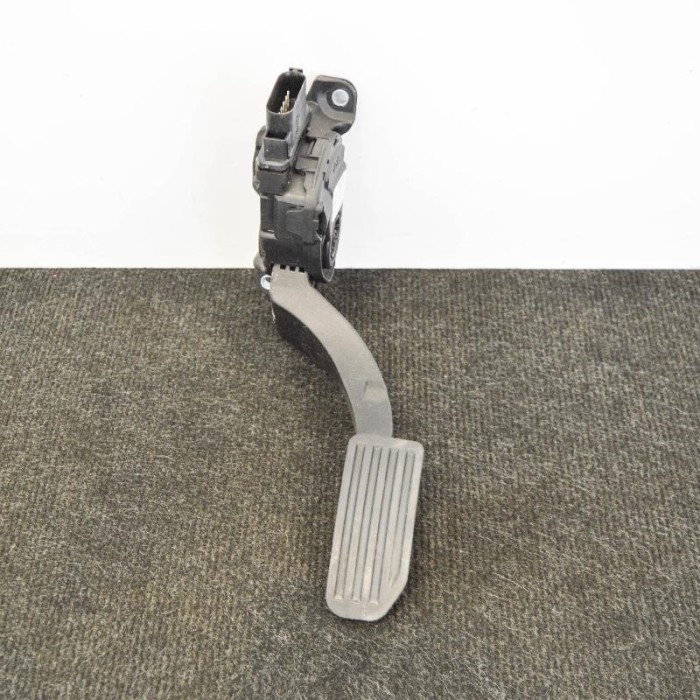Pedala de accelerație VOLVO V60 2015 OEM: 313290596PV010834-02 3899019
