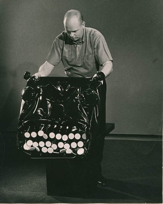 Claes Oldenburg: Writing on the Side 1956-1969 foto