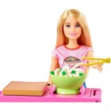 Set de joaca Barbie pregateste noodles, Mattel