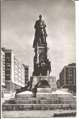 (A)carte postala-IASI-Statuia lui Al. I. Cuza din Piata Unirii foto