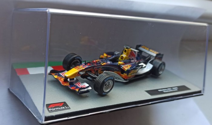 Macheta Red Bull RB1 Vitantonio Liuzzi Formula 1 2005 - IXO/ Altaya 1/43 F1