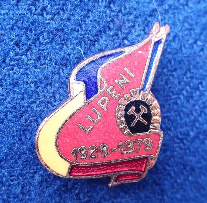 Insigna veche minerit mina LUPENI 1929 - 1979