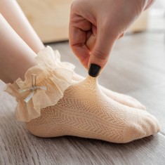 Sosetele cu model din tesatura si volanas din organza (Marime Disponibila: