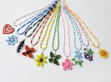 10 coliere unicat finute, cu pandantive culori diverse, lucrate manual