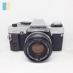 Olympus OM-20 cu obiectiv Olympus 50mm f/1.8