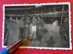 Foto (veche-anii`50) fotbal - RAPID Bucuresti-Giulesti-jucatori Bulgaria