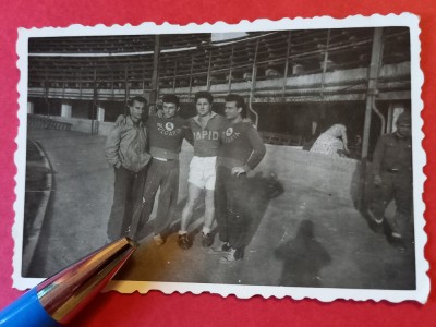 Foto (veche-anii`50) fotbal - RAPID Bucuresti-Giulesti-jucatori Bulgaria foto