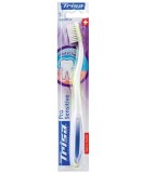 Periuta de dinti manuala Trisa Pro Sensitive Ultra Soft 661155, cu capac de protectie, Verde - NOU