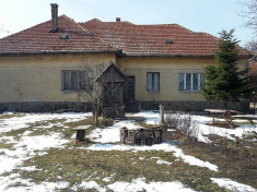 casa mare cu curte mare foto