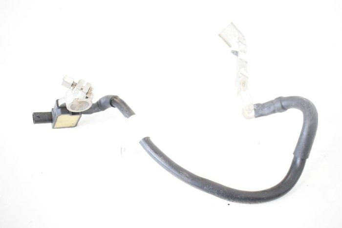 Borna cablu baterie AUDI A3 8V1, 8VK 2013 OEM: 5Q0915181B 3744896