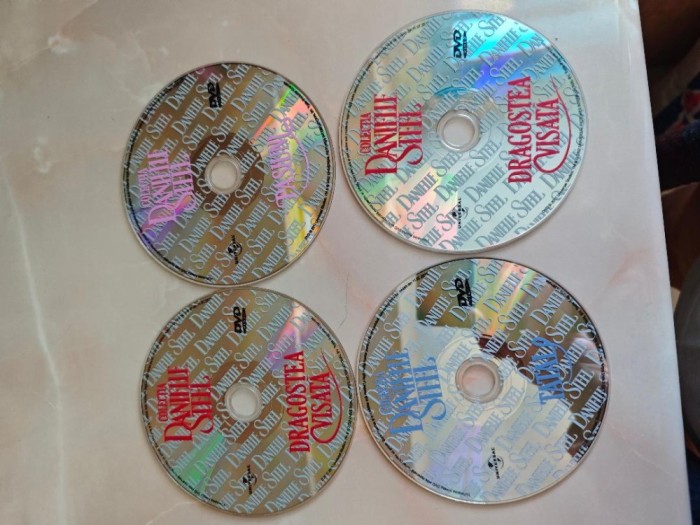 SET 4 DVD DIN COLECTIA DANIELLE STEEL: 3 FILME (DRAGOSTEA VISATA - 2 DVD, TATAL, PASIUNI)