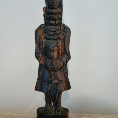 Statuie africana din lemn