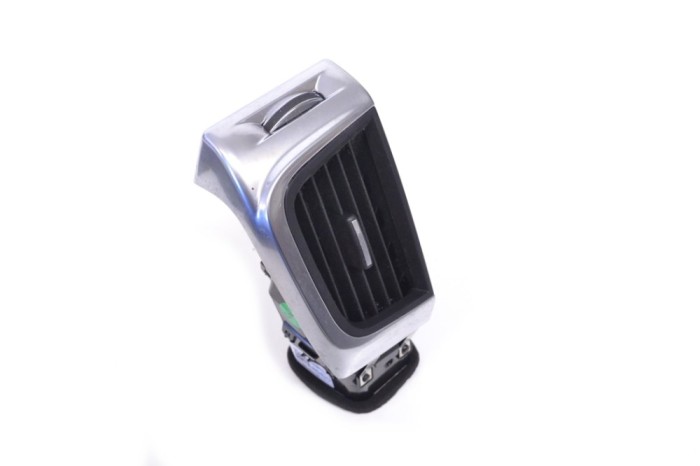 Gura de ventilație planșa de bord JAGUAR E-PACE X540 2018 OEM: J9C3-018B08-A | 12166042