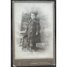 Fotografie pe carton, fetita cu basca, inceput de secol XX
