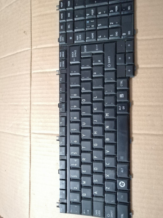 tastatura Toshiba Satellite L555D L550D P300 P305D P200d Qosmio G50/F50