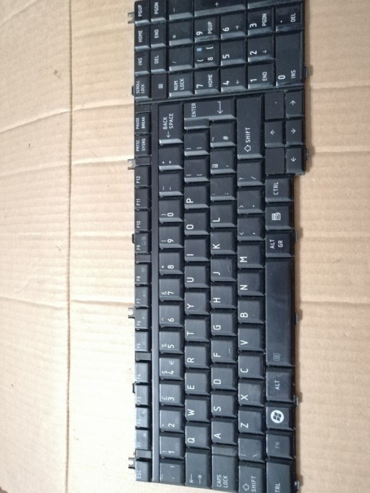 tastatura Toshiba Satellite L555D L550D P300 P305D P200d Qosmio G50/F50