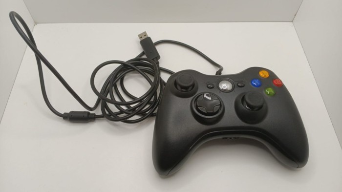 Controller cu fir pentru XBOX 360 / PC