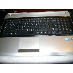Carcasa inferioara - palmrest fara tastatura laptop Samsung RV511 foto