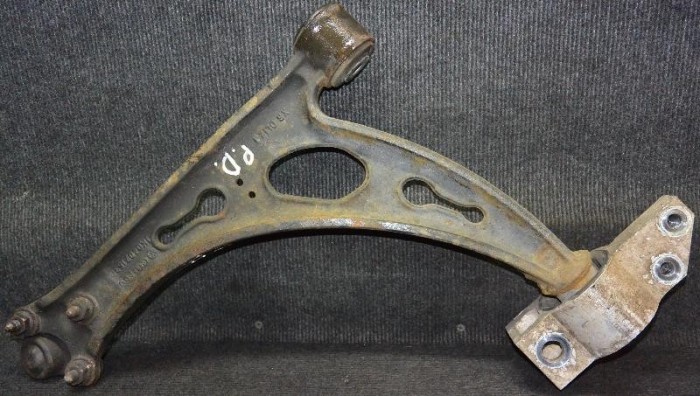 Braț inferior dreapta față VW GOLF V 1K1 2006 OEM: 1K0407153G 1488336