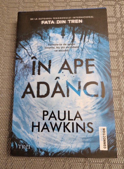 In ape adanci Paula Hawkins