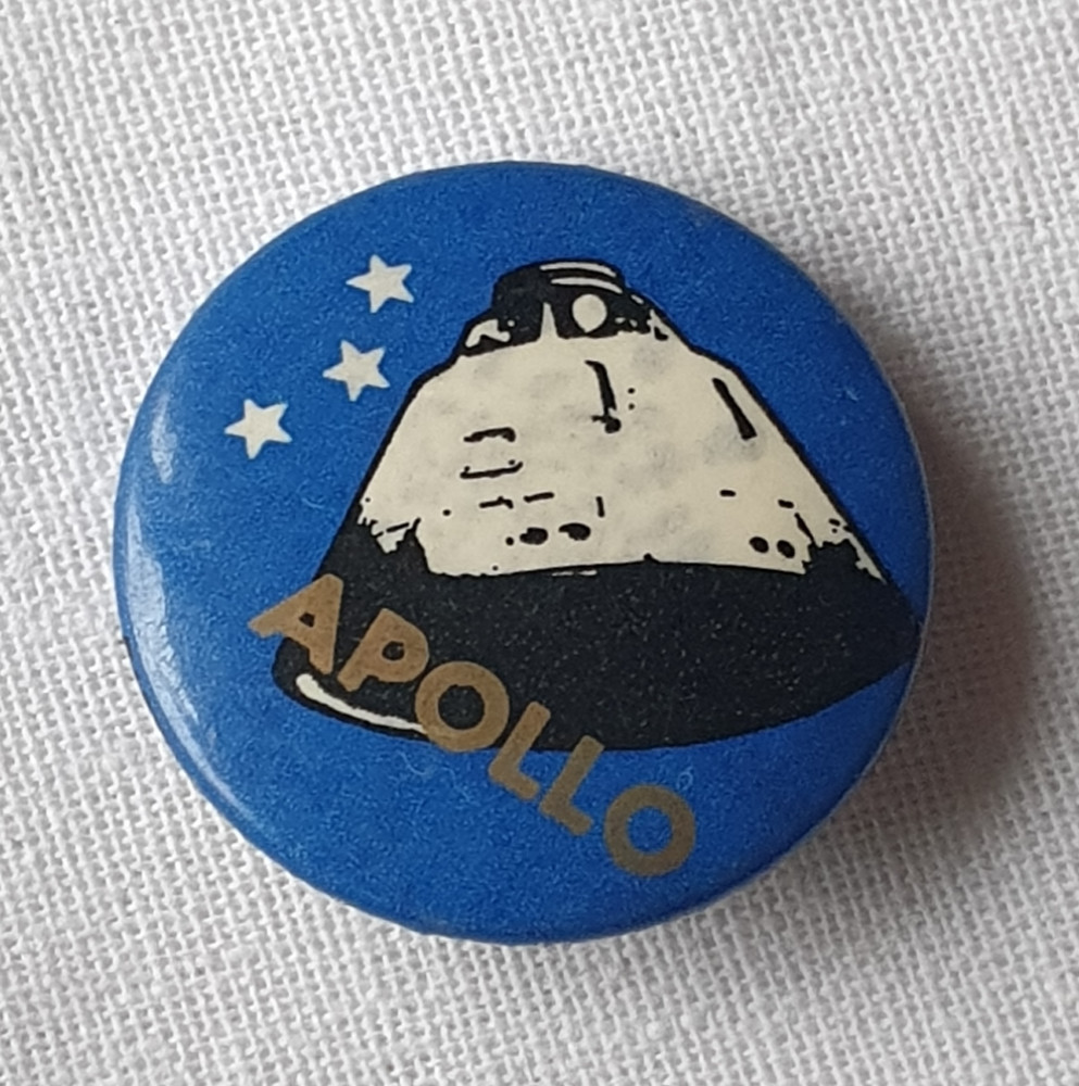 Insigna veche Cosmos - spatiu - misiunea Apollo | Okazii.ro