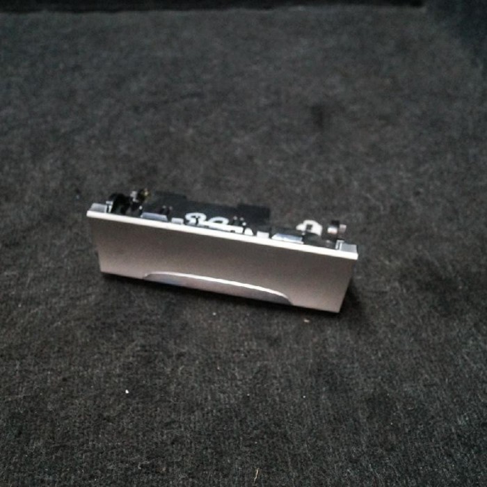 Scrumiera VW PASSAT B6 3C2 2011 OEM: 3C0863284G,3C0857961G,3C0863284H | 2330234