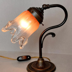Veioza / lampa vintage metalica, cu abajur cristal bicolor, functionala